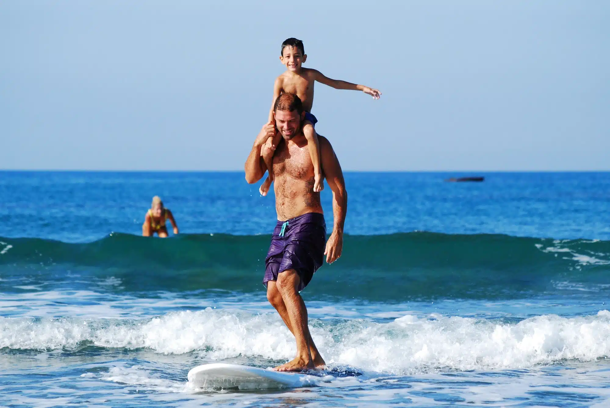 surfing in lacanau